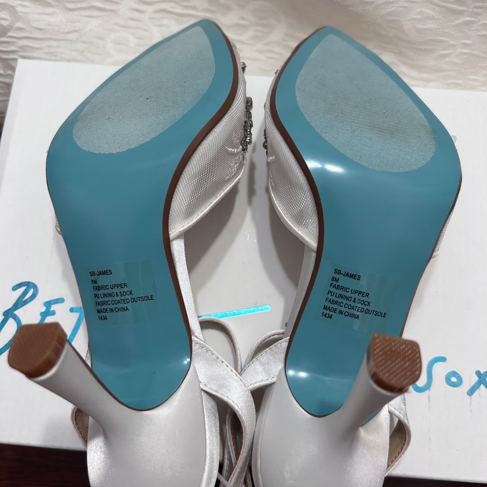 Betsey Johnson Dressy White Heels - Picture 8 of 10